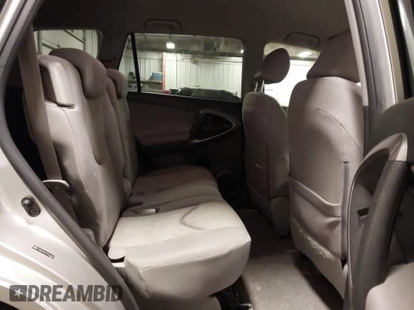 ✅ 2007 Toyota RAV4 • VIN: JTMBK33VX76024907 • Lot: 42880707. Listed on IAAI with 197,327 mi. Free auction sales archive from the USA and detailed vehicle history report at DreamBid. Image 8.