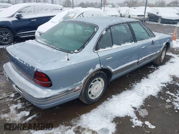 ✅ 1995 Oldsmobile 88 LS • VIN: 1G3HN52K4SH335878 • Lot: 43596581. Listed on IAAI with 95,281 mi. Free auction sales archive from the USA and detailed vehicle history report at DreamBid. Image 4.