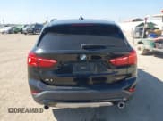 ✅ 2020 BMW X1 xDrive28i • VIN: WBXJG9C08L5P71820 • Lot: 43431393. Wystawiony na IAAI z przebiegiem 59 456 mil. Bezpłatny archiwum sprzedaży aukcyjnych z USA i szczegółowy raport historii pojazdu na DreamBid. Zdjęcie 17.