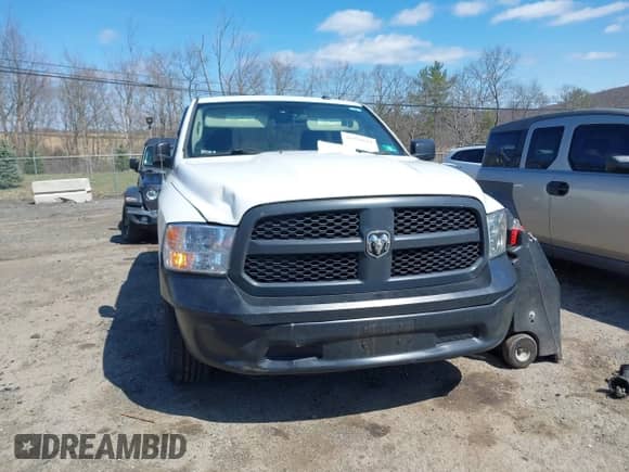 2013 Ram 1500 Express z VIN 3C6JR6AT0DG541533, wystawiony jako IAAI lot #41926211 z przebiegiem 184 904 mil mil oraz . Historia ofert i sprzedaży dostępna na DreamBid. Obrazek 6.