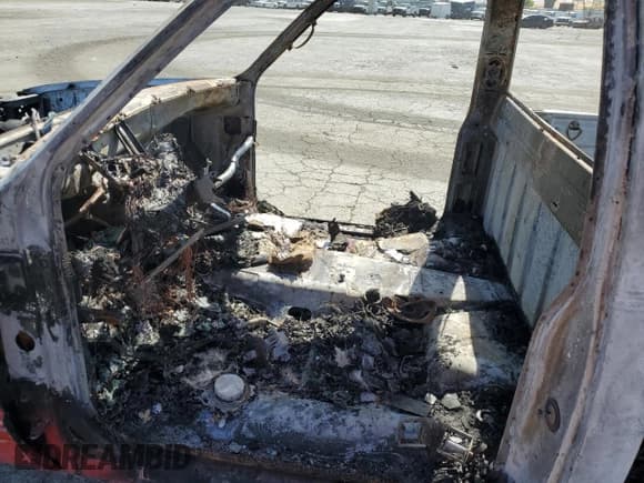 ✅ 1995 GMC Sierra 1500 • VIN: 1GTEC14K3SZ525616 • Lot: 58402965. Wystawiony na Copart z przebiegiem Nie podano. Bezpłatny archiwum sprzedaży aukcyjnych z USA i szczegółowy raport historii pojazdu na DreamBid. Zdjęcie 7.