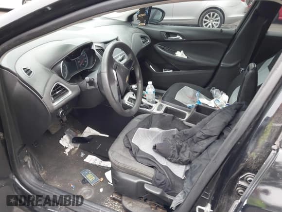 ✅ 2017 Chevrolet Cruze LS • VIN: 1G1BC5SM1H7224208 • Lot: 43832599. Listed on IAAI with Not provided. Free auction sales archive from the USA and detailed vehicle history report at DreamBid. Image 5.