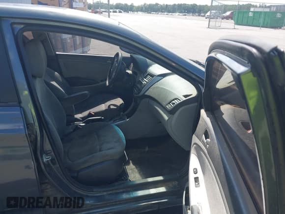 ✅ 2013 Hyundai Accent GLS • VIN: KMHCT4AE9DU408402 • Лот: 42739361. Опубликован ранее на IAAI с пробегом 291 949 миль. Бесплатный доступ к архиву аукционных продаж из США и подробный отчёт об истории автомобиля на DreamBid. Изображение 5.