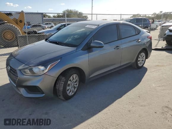 ✅ 2018 Hyundai Accent SEL • VIN: 3KPC24A38JE015233 • Лот: 76703574. Опубликован ранее на Copart с пробегом 90 525 миль. Бесплатный доступ к архиву аукционных продаж из США и подробный отчёт об истории автомобиля на DreamBid. Изображение 1.