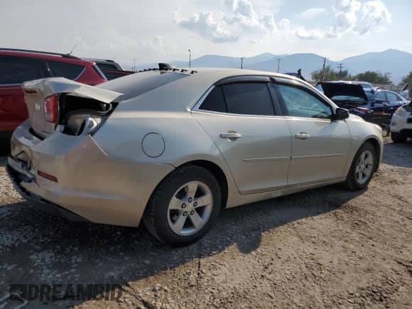 2015 Chevrolet Malibu LS z VIN 1G11A5SL2FF334373, wystawiony jako Copart lot #70537935 z przebiegiem 123 116 mil mil oraz Szkoda całkowita • Salvage title. Historia ofert i sprzedaży dostępna na DreamBid. Obrazek 3.