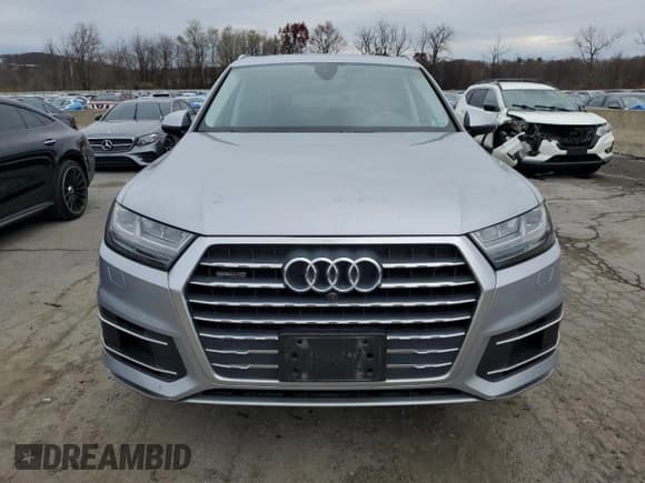 ✅ 2019 Audi Q7 Premium Plus • VIN: WA1LHAF72KD029019 • Lot: 92445365. Wystawiony na Copart z przebiegiem 114 246 mil. Bezpłatny archiwum sprzedaży aukcyjnych z USA i szczegółowy raport historii pojazdu na DreamBid. Zdjęcie 5.