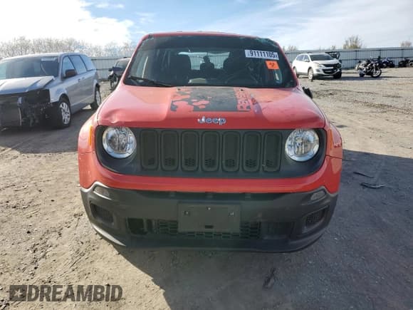 ✅ 2018 Jeep Renegade Sport • VIN: ZACCJBAB6JPH85559 • Lot: 91111105. Wystawiony na Copart z przebiegiem 151 485 mil. Bezpłatny archiwum sprzedaży aukcyjnych z USA i szczegółowy raport historii pojazdu na DreamBid. Zdjęcie 5.
