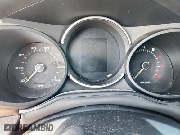 ✅ 2018 FIAT 500L Pop • VIN: ZFBCFAAH9JZ040891 • Lot: 80493105. Listed on Copart with 123,896 mi. Free auction sales archive from the USA and detailed vehicle history report at DreamBid. Image 9.