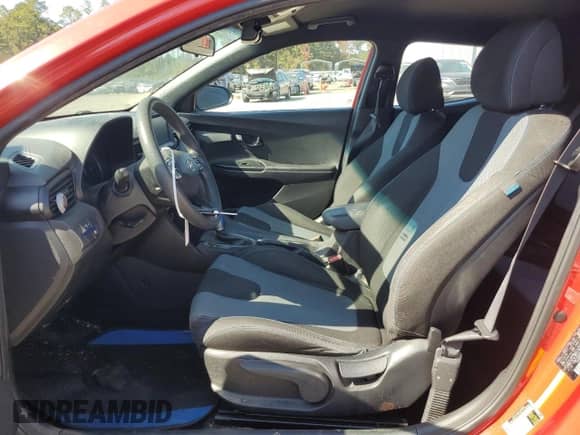 2019 Hyundai Veloster Premium z VIN KMHTG6AF0KU015362, wystawiony jako Copart lot #77424094 z przebiegiem 111 461 mil mil oraz Szkoda całkowita • Salvage title. Historia ofert i sprzedaży dostępna na DreamBid. Obrazek 7.