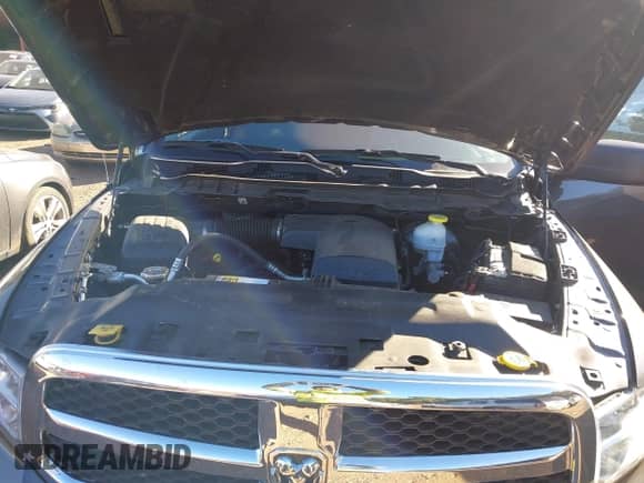 2024 Ram 1500 SLT z VIN 1C6RR6GG3RS128566, wystawiony jako IAAI lot #43605003 z przebiegiem 47 799 mil mil oraz . Historia ofert i sprzedaży dostępna na DreamBid. Obrazek 10.