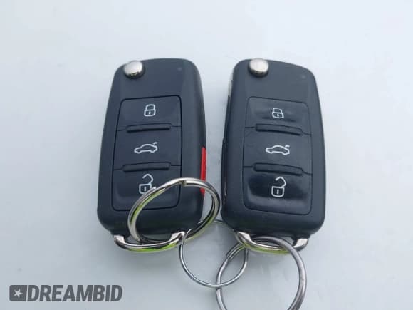 ✅ 2017 Volkswagen Tiguan Wolfsburg Edition • VIN: WVGRV7AX8HW502577 • Lot: 43420184. Wystawiony na IAAI z przebiegiem 81 345 mil. Bezpłatny archiwum sprzedaży aukcyjnych z USA i szczegółowy raport historii pojazdu na DreamBid. Zdjęcie 11.