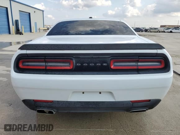 ✅ 2015 Dodge Challenger SXT • VIN: 2C3CDZAGXFH885060 • Lot: 64292684. Wystawiony na Copart z przebiegiem 62 150 mil. Bezpłatny archiwum sprzedaży aukcyjnych z USA i szczegółowy raport historii pojazdu na DreamBid. Zdjęcie 6.