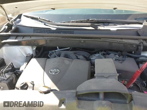 ✅ 2017 Toyota Highlander XLE • VIN: 5TDJZRFH2HS511388 • Lot: 43480528. Listed on IAAI with 65,599 mi. Free auction sales archive from the USA and detailed vehicle history report at DreamBid. Image 10.