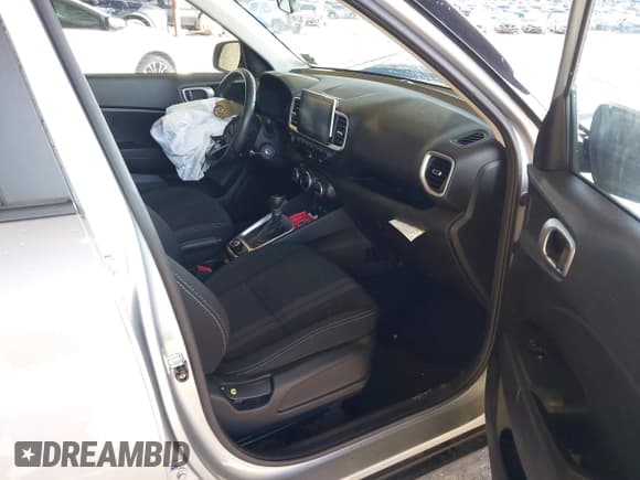 ✅ 2022 Hyundai Venue Limited • VIN: KMHRC8A37NU199579 • Lot: 41886674. Listed on IAAI with 36,484 mi. Free auction sales archive from the USA and detailed vehicle history report at DreamBid. Image 5.