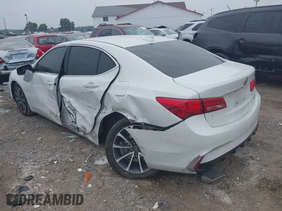 ✅ 2018 Acura TLX Technology • VIN: 19UUB3F5XJA004005 • Lot: 42902623. Listed on IAAI with 120,484 mi. Free auction sales archive from the USA and detailed vehicle history report at DreamBid. Image 3.