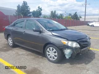 ✅ 2012 Toyota Corolla L • VIN: 5YFBU4EE7CP037937 • Lot: 43256830. Wystawiony na IAAI z przebiegiem 138 717 mil. Bezpłatny archiwum sprzedaży aukcyjnych z USA i szczegółowy raport historii pojazdu na DreamBid. Zdjęcie 1.