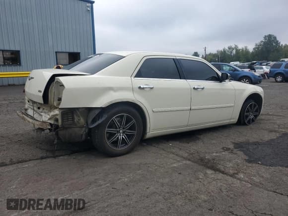 ✅ 2006 Chrysler 300 • VIN: 2C3KA43R56H213154 • Lot: 81953245. Wystawiony na Copart z przebiegiem Nie podano. Bezpłatny archiwum sprzedaży aukcyjnych z USA i szczegółowy raport historii pojazdu na DreamBid. Zdjęcie 3.