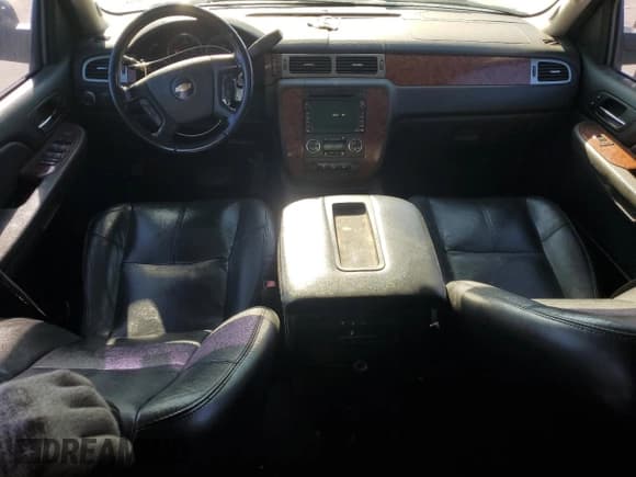 ✅ 2007 Chevrolet Suburban LT • VIN: 3GNFC16007G143462 • Lot: 84849234. Wystawiony na Copart z przebiegiem 239 991 mil. Bezpłatny archiwum sprzedaży aukcyjnych z USA i szczegółowy raport historii pojazdu na DreamBid. Zdjęcie 8.