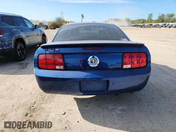 ✅ 2009 Ford Mustang • VIN: 1ZVHT80N295114874 • Лот: 70127945. Опубликован ранее на Copart с пробегом 175 432 миль. Бесплатный доступ к архиву аукционных продаж из США и подробный отчёт об истории автомобиля на DreamBid. Изображение 6.