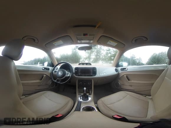 ✅ 2014 Volkswagen Beetle 2.0L TDI w/Sun/Sound/Nav • VIN: 3VWJL7AT1EM667366 • Lot: 43104884. Wystawiony na IAAI z przebiegiem 52 218 mil. Bezpłatny archiwum sprzedaży aukcyjnych z USA i szczegółowy raport historii pojazdu na DreamBid. Zdjęcie 19.