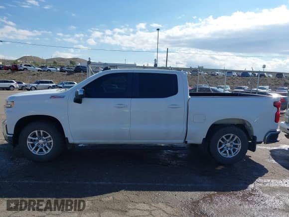 2020 Chevrolet Silverado 1500 LT z VIN 1GCUYDED4LZ185747, wystawiony jako IAAI lot #43449054 z przebiegiem 137 342 mil mil oraz . Historia ofert i sprzedaży dostępna na DreamBid. Obrazek 14.