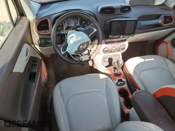 ✅ 2016 Jeep Renegade Limited • VIN: ZACCJBDT7GPD31219 • Лот: 90487785. Опубликован ранее на Copart с пробегом Не указан. Бесплатный доступ к архиву аукционных продаж из США и подробный отчёт об истории автомобиля на DreamBid. Изображение 8.