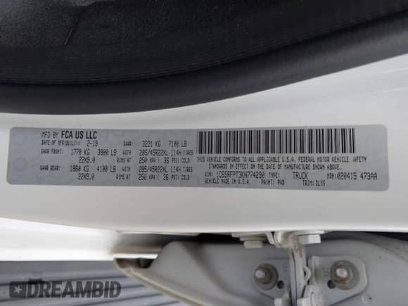 2019 Ram 1500 Limited z VIN 1C6SRFPT3KN774290, wystawiony jako IAAI lot #42413133 z przebiegiem 72 324 mil mil oraz . Historia ofert i sprzedaży dostępna na DreamBid. Obrazek 9.