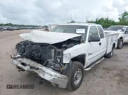 ✅ 2003 Chevrolet Silverado 2500HD LS • VIN: 1GCHC29113E249478 • Lot: 42145187. Listed on IAAI with 580,776 mi. Free auction sales archive from the USA and detailed vehicle history report at DreamBid. Image 2.