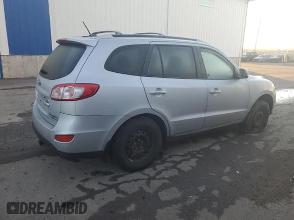 ✅ 2010 Hyundai Santa Fe SE • VIN: 5NMSHDAG0AH354753 • Lot: 82533065. Listed on Copart with 319,916 mi. Free auction sales archive from the USA and detailed vehicle history report at DreamBid. Image 3.