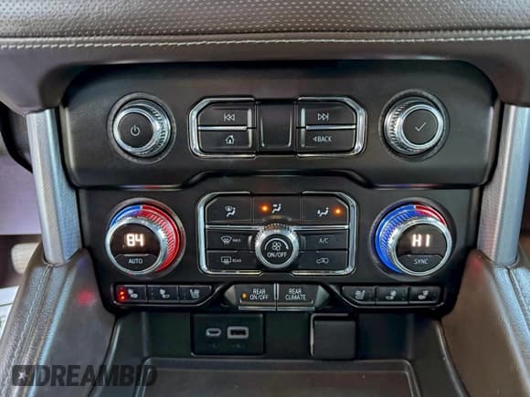 ✅ 2021 GMC Yukon SLT • VIN: 1GKS2BKD3MR373294 • Lot: 94416115. Wystawiony na Copart z przebiegiem 156 033 mil. Bezpłatny archiwum sprzedaży aukcyjnych z USA i szczegółowy raport historii pojazdu na DreamBid. Zdjęcie 13.