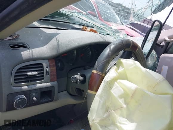 ✅ 2008 Chevrolet Suburban 3LT • VIN: 3GNFC16018G108883 • Lot: 42271973. Listed on IAAI with Not provided. Free auction sales archive from the USA and detailed vehicle history report at DreamBid. Image 15.