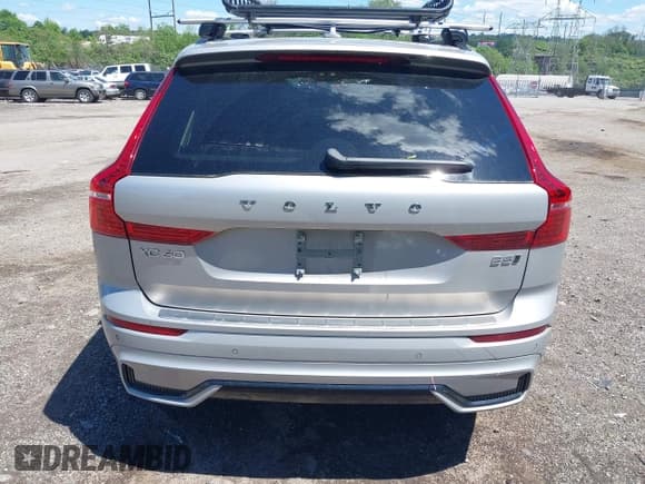 ✅ 2023 Volvo XC60 Plus Dark Theme • VIN: YV4L12RW2P1198966 • Lot: 42210227. Listed on IAAI with Not provided. Free auction sales archive from the USA and detailed vehicle history report at DreamBid. Image 17.