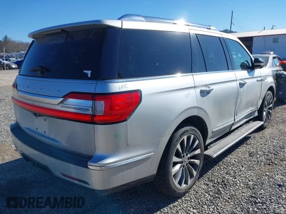 ✅ 2018 Lincoln Navigator Select • VIN: 5LMJJ2JT9JEL11249 • Lot: 41367084. Listed on IAAI with 97,625 mi. Free auction sales archive from the USA and detailed vehicle history report at DreamBid. Image 4.