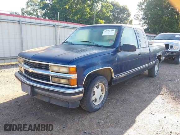 1998 Chevrolet Silverado 1500 with VIN 1GCEC19M8WR156249, listed as a IAAI auction lot 42551492 with 177,216 mi miles and . Bid and sale history available at DreamBid. Image 2.
