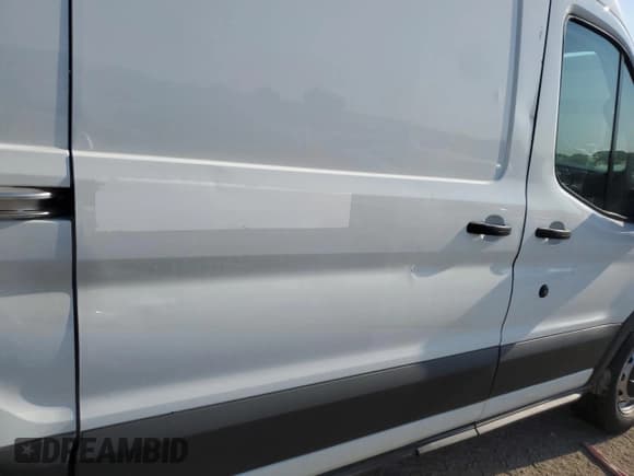 ✅ 2018 Ford Transit • VIN: 1FTYE1CM6JKB40228 • Лот: 69021134. Опубликован ранее на Copart с пробегом Не указан. Бесплатный доступ к архиву аукционных продаж из США и подробный отчёт об истории автомобиля на DreamBid. Изображение 11.