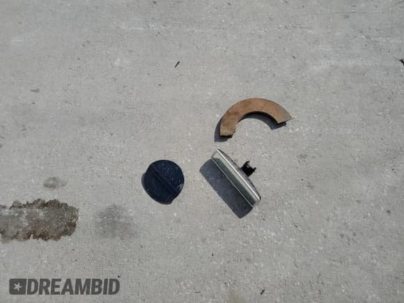 ✅ 2013 Volkswagen CC R-Line • VIN: WVWBP7AN1DE502290 • Lot: 85278535. Wystawiony na Copart z przebiegiem 172 948 mil. Bezpłatny archiwum sprzedaży aukcyjnych z USA i szczegółowy raport historii pojazdu na DreamBid. Zdjęcie 12.