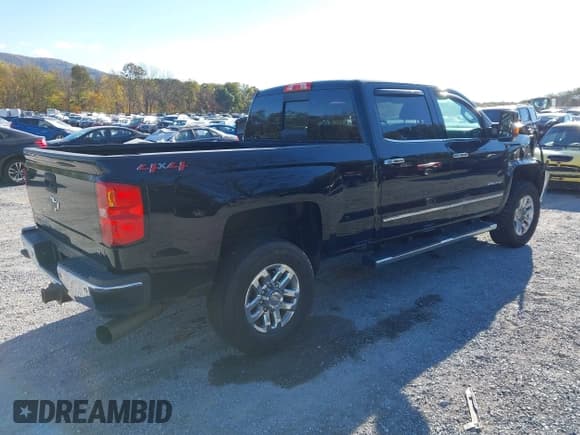 ✅ 2019 Chevrolet Silverado 2500HD LTZ • VIN: 1GC1KTEY2KF227172 • Лот: 43509869. Опубликован ранее на IAAI с пробегом 147 463 миль. Бесплатный доступ к архиву аукционных продаж из США и подробный отчёт об истории автомобиля на DreamBid. Изображение 4.