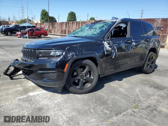 ✅ 2024 Jeep Grand Cherokee Altitude X • VIN: 1C4RJHAGXR8919548 • Lot: 86187985. Listed on Copart with 32,987 mi. Free auction sales archive from the USA and detailed vehicle history report at DreamBid. Image 1.