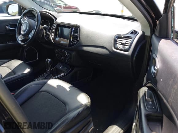 ✅ 2019 Jeep Compass Latitude • VIN: 3C4NJCBB8KT727170 • Lot: 42519878. Listed on IAAI with 156,385 mi. Free auction sales archive from the USA and detailed vehicle history report at DreamBid. Image 5.