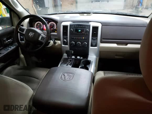 ✅ 2010 Dodge 1500 SLT • VIN: 1D7RV1GT2AS210545 • Лот: 79433754. Размещён на Copart с пробегом 197 846 миль миль. Получите бесплатный доступ к архиву аукционных продаж из США и посмотрите подробный отчёт об истории автомобиля на DreamBid. Изображение 8.