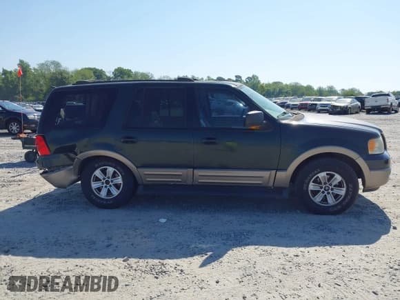 ✅ 2003 Ford Expedition Eddie Bauer • VIN: 1FMRU17W73LB39407 • Lot: 42042645. Wystawiony na IAAI z przebiegiem 220 011 mil. Bezpłatny archiwum sprzedaży aukcyjnych z USA i szczegółowy raport historii pojazdu na DreamBid. Zdjęcie 13.
