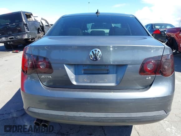 ✅ 2008 Volkswagen Jetta SE • VIN: 3VWRZ71K58M082108 • Lot: 41799324. Wystawiony na IAAI z przebiegiem 184 055 mil. Bezpłatny archiwum sprzedaży aukcyjnych z USA i szczegółowy raport historii pojazdu na DreamBid. Zdjęcie 16.