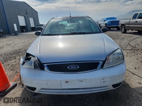 ✅ 2005 Ford Focus S • VIN: 1FAFP34N05W290649 • Лот: 90919625. Опубликован ранее на Copart с пробегом 242 434 миль. Бесплатный доступ к архиву аукционных продаж из США и подробный отчёт об истории автомобиля на DreamBid. Изображение 5.