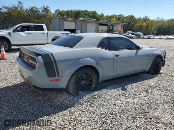 ✅ 2022 Dodge Challenger R/T Scat Pack Widebody • VIN: 2C3CDZFJ0NH151627 • Lot: 86541945. Wystawiony na Copart z przebiegiem 41 511 mil. Bezpłatny archiwum sprzedaży aukcyjnych z USA i szczegółowy raport historii pojazdu na DreamBid. Zdjęcie 3.