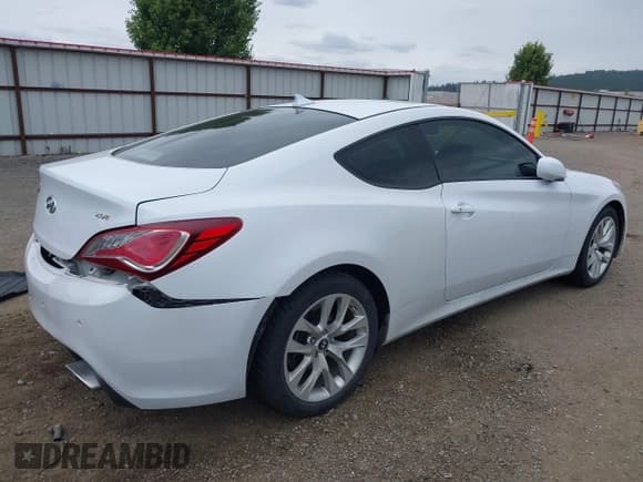 ✅ 2014 Hyundai Genesis Coupe 2.0T • VIN: KMHHT6KD2EU119029 • Lot: 42563822. Wystawiony na IAAI z przebiegiem 66 771 mil. Bezpłatny archiwum sprzedaży aukcyjnych z USA i szczegółowy raport historii pojazdu na DreamBid. Zdjęcie 4.