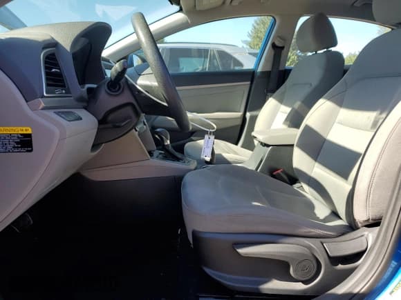 ✅ 2017 Hyundai Elantra Limited • VIN: 5NPD84LF7HH131541 • Lot: 87277175. Listed on Copart with 65,439 mi. Free auction sales archive from the USA and detailed vehicle history report at DreamBid. Image 7.