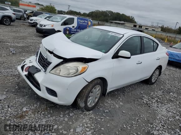 ✅ 2013 Nissan Versa SV • VIN: 3N1CN7APXDL842634 • Lot: 90146595. Listed on Copart with 81,464 mi. Free auction sales archive from the USA and detailed vehicle history report at DreamBid. Image 1.