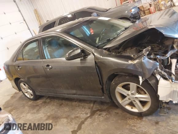 ✅ 2014 Toyota Camry SE • VIN: 4T1BF1FK3EU344049 • Lot: 43537638. Wystawiony na IAAI z przebiegiem 187 817 mil. Bezpłatny archiwum sprzedaży aukcyjnych z USA i szczegółowy raport historii pojazdu na DreamBid. Zdjęcie 13.