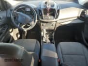 ✅ 2019 Ford Escape SE • VIN: 1FMCU9GD4KUB09857 • Lot: 81314805. Wystawiony na Copart z przebiegiem 115 808 mil. Bezpłatny archiwum sprzedaży aukcyjnych z USA i szczegółowy raport historii pojazdu na DreamBid. Zdjęcie 8.