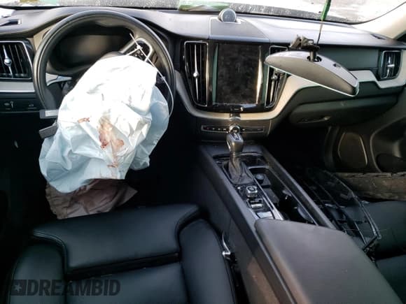 ✅ 2020 Volvo XC60 Inscription • VIN: YV4A22RL2L1561495 • Lot: 37864993. Listed on Copart with Not provided. Free auction sales archive from the USA and detailed vehicle history report at DreamBid. Image 8.